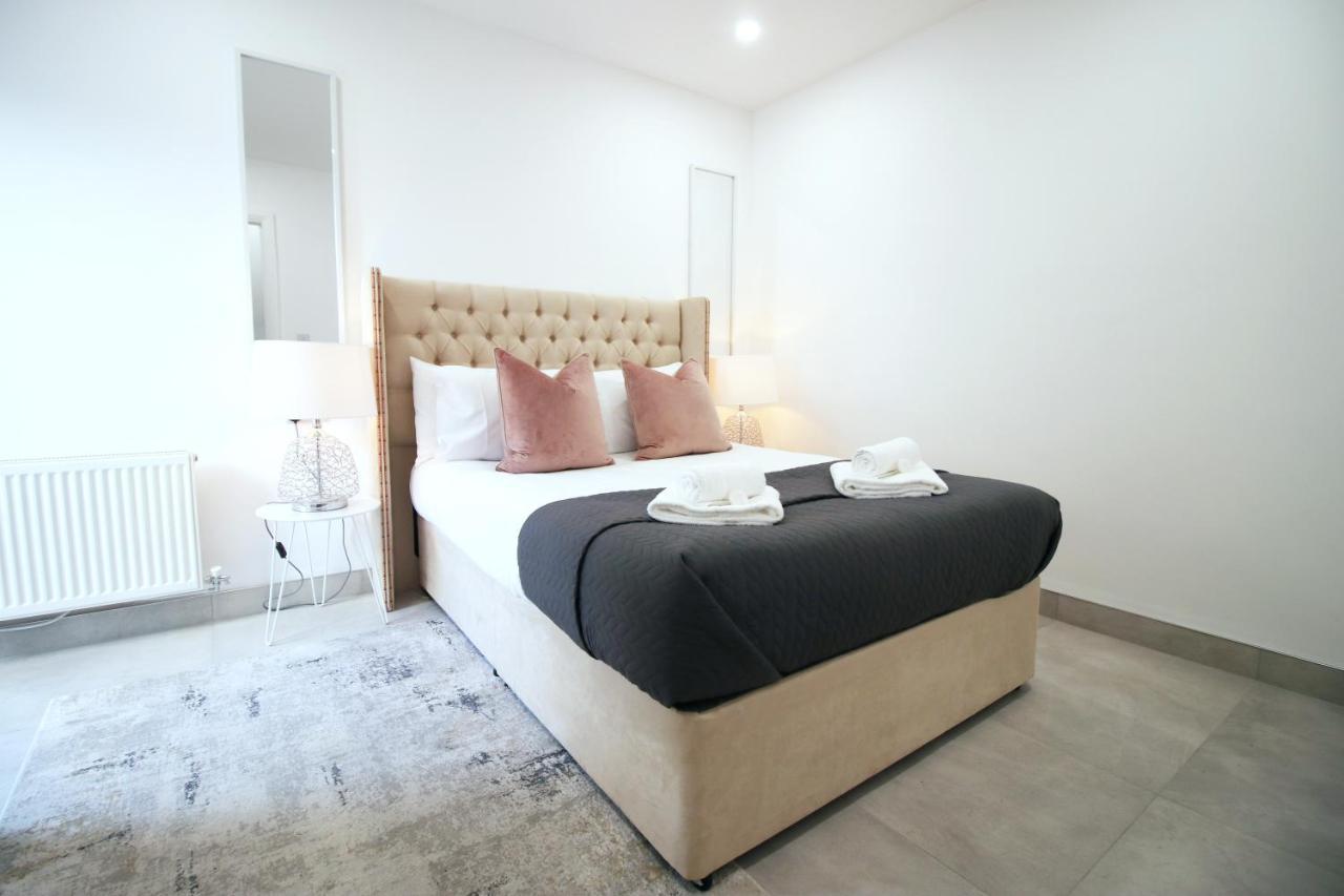 New Spacious 2 Bed Getaway - Private Courtyard! - Underfloor Heating Cardiff Kültér fotó