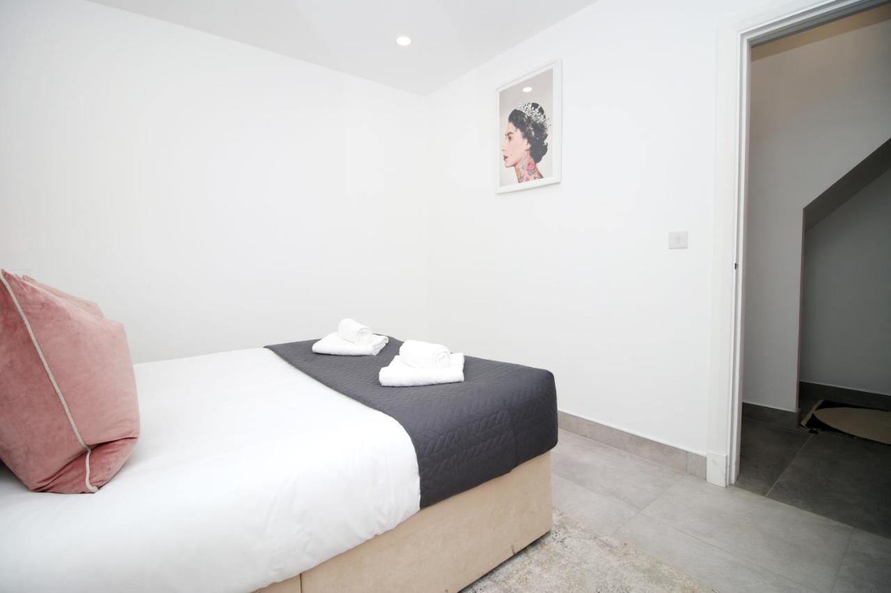New Spacious 2 Bed Getaway - Private Courtyard! - Underfloor Heating Cardiff Kültér fotó
