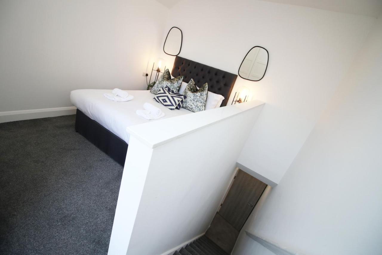 New Spacious 2 Bed Getaway - Private Courtyard! - Underfloor Heating Cardiff Kültér fotó