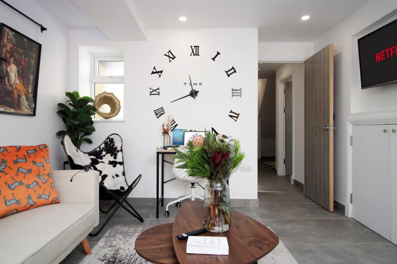 New Spacious 2 Bed Getaway - Private Courtyard! - Underfloor Heating Cardiff Kültér fotó